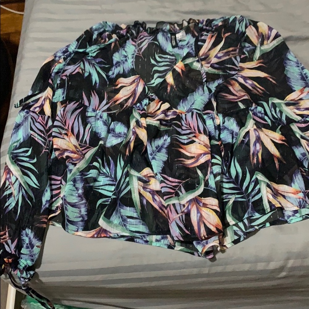 This is a blouse from H&m.